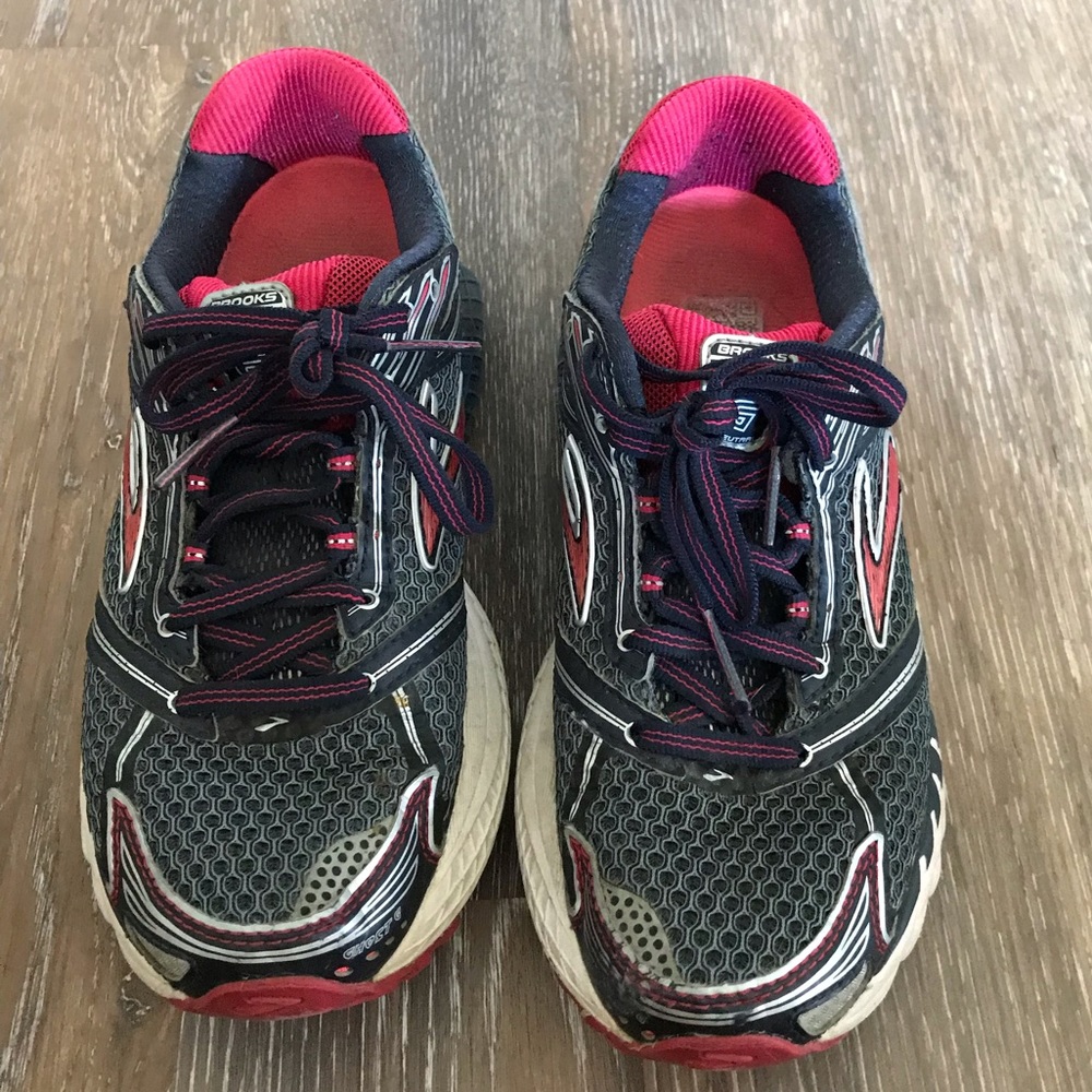 Brooks Ghost 6 women’s size 7 running shoes